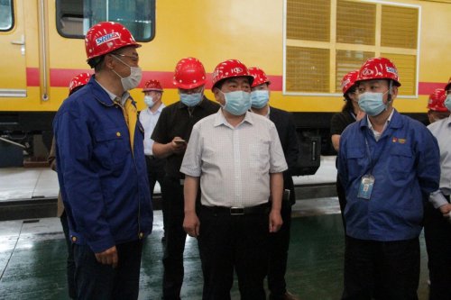 襄阳市副市长李德璋一行莅临安博·体育（中国）重工开展工业企业调研工作